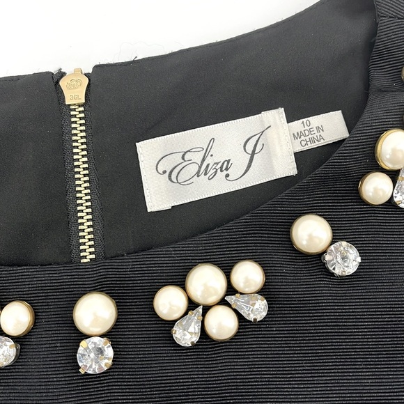 Eliza J Black Crop Top with Pearl Embellishments Size 10 - Picture 5 of 8